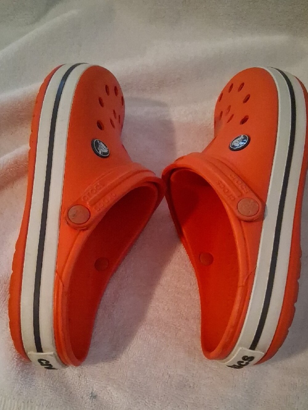 CROCS Classic Clog in Bright Orange - Picture 6 of 8